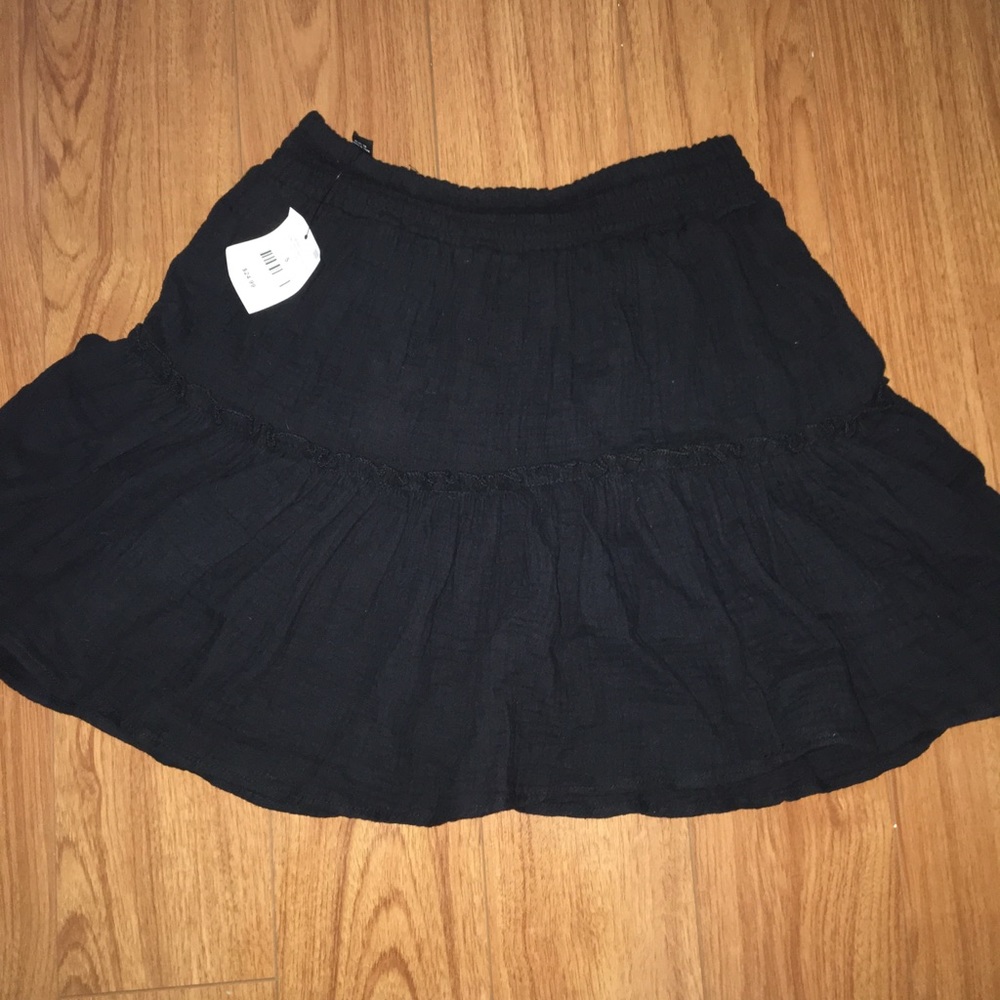 Black shirt supper adorable